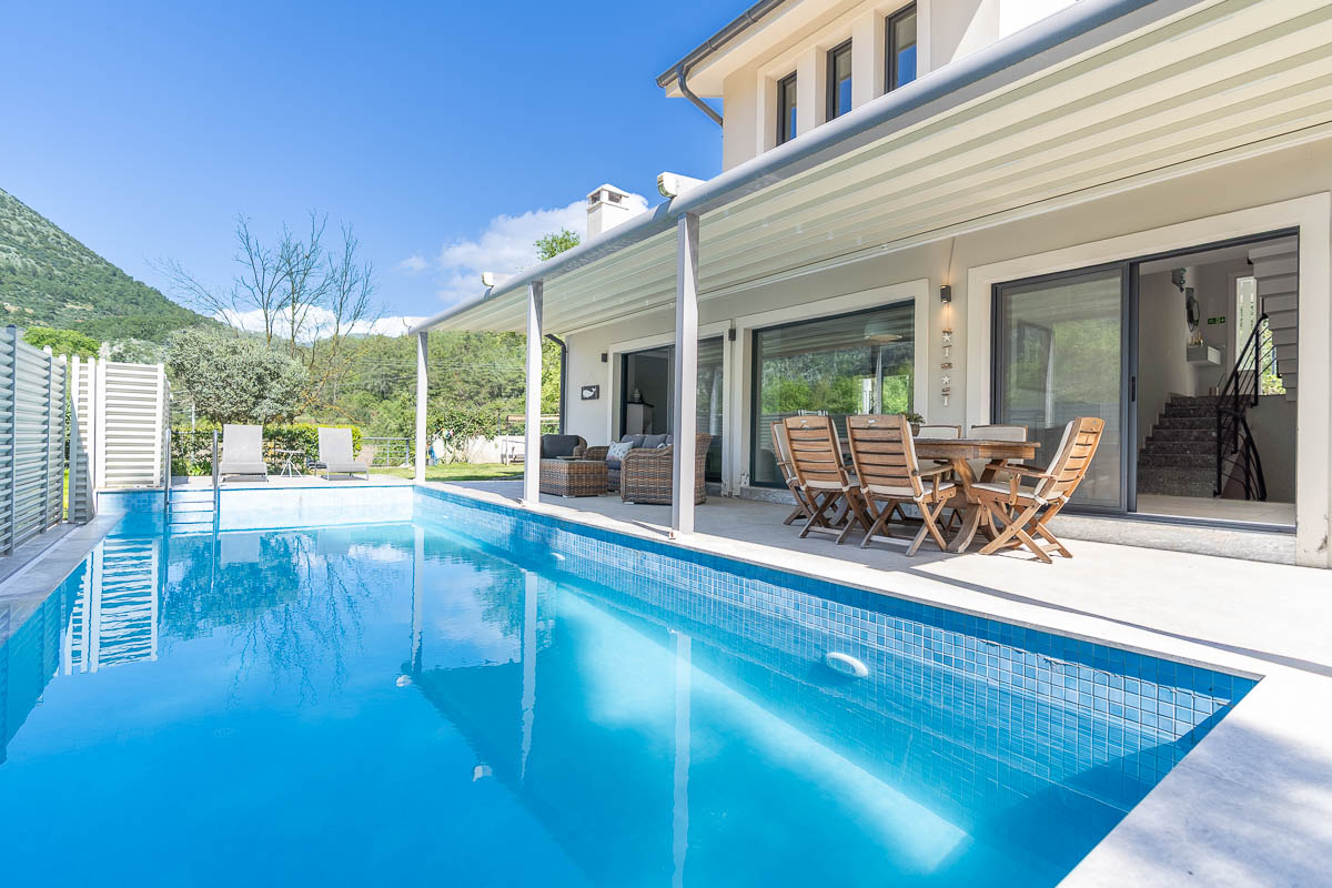 İnlice Satılık Villa — 4+1 Özel Havuzlu Müstakil Ev