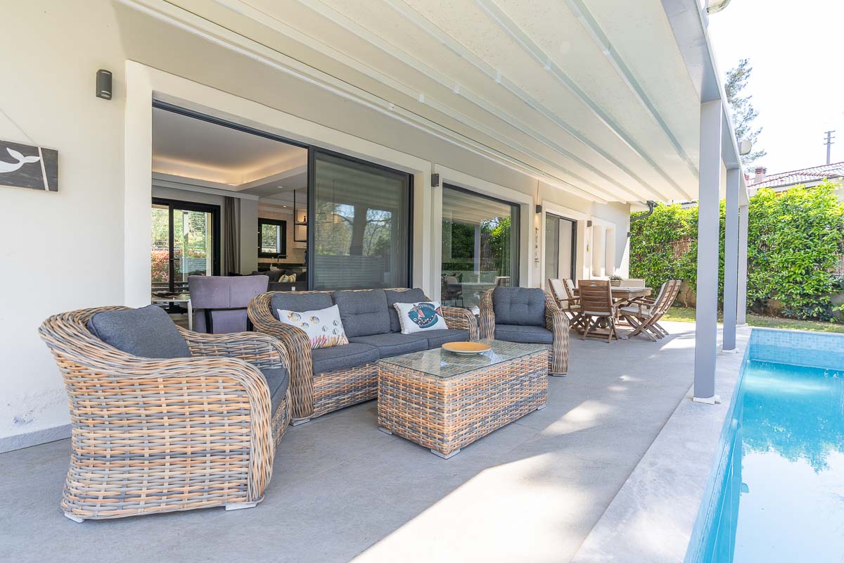 İnlice Satılık Villa — 4+1 Özel Havuzlu Müstakil Ev