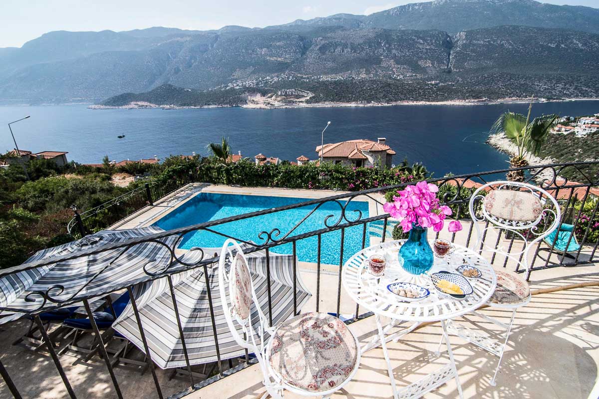 Kaş Yarımada Deniz Manzaralı Villa