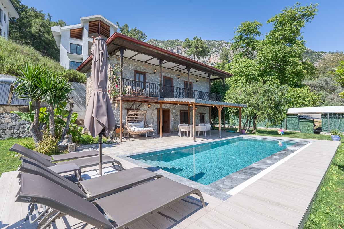 Göcek’te Müstakil Taş Villa