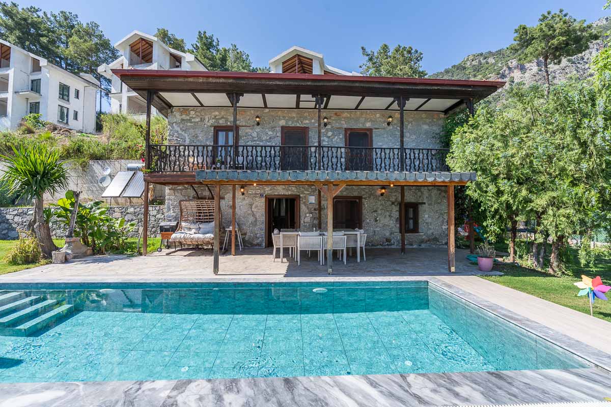 Göcek’te Müstakil Taş Villa