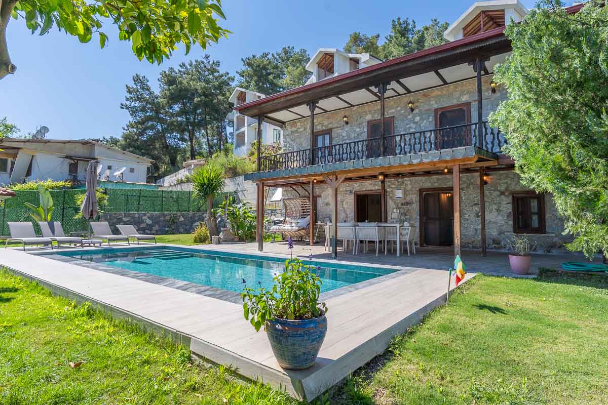 Göcek’te Müstakil Taş Villa