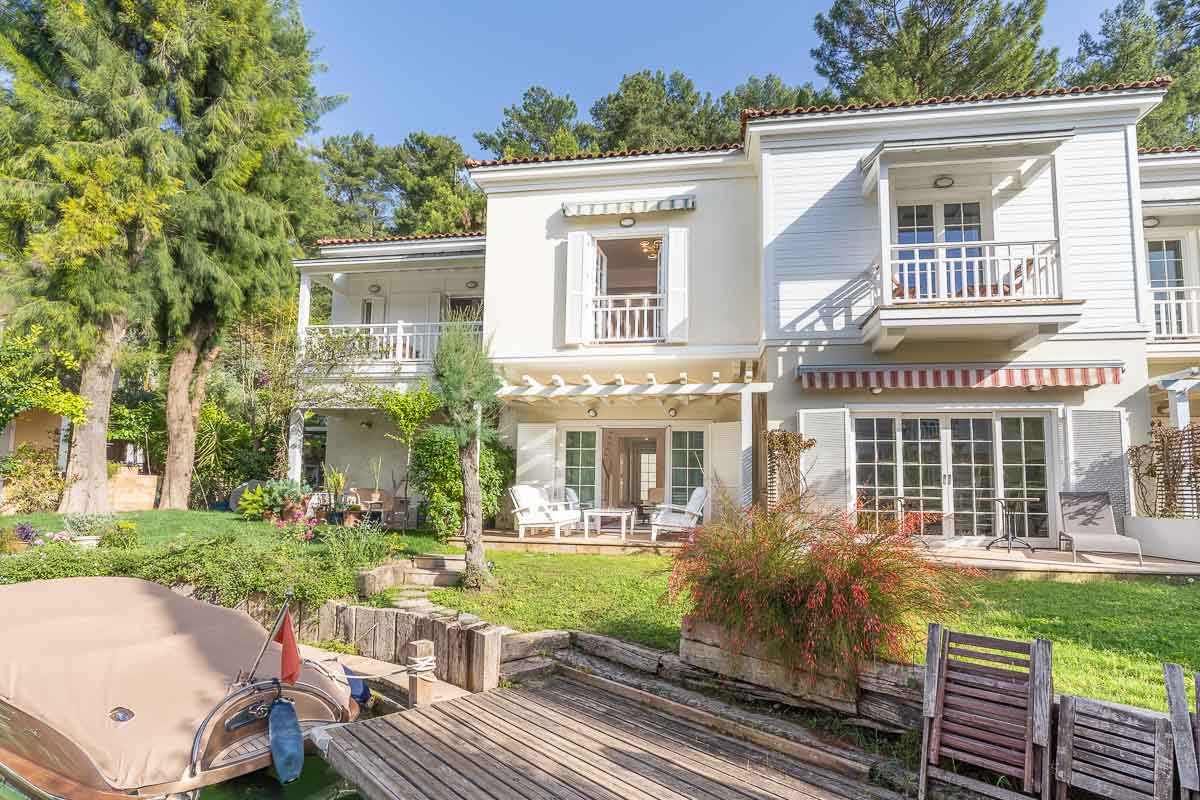 Göcek Portville’de İskeleli Ev