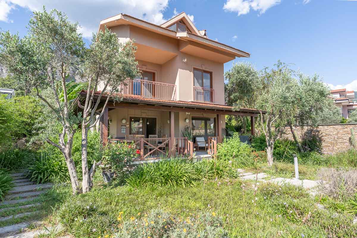 Göcek’te Bahçeli Kiralık Villa