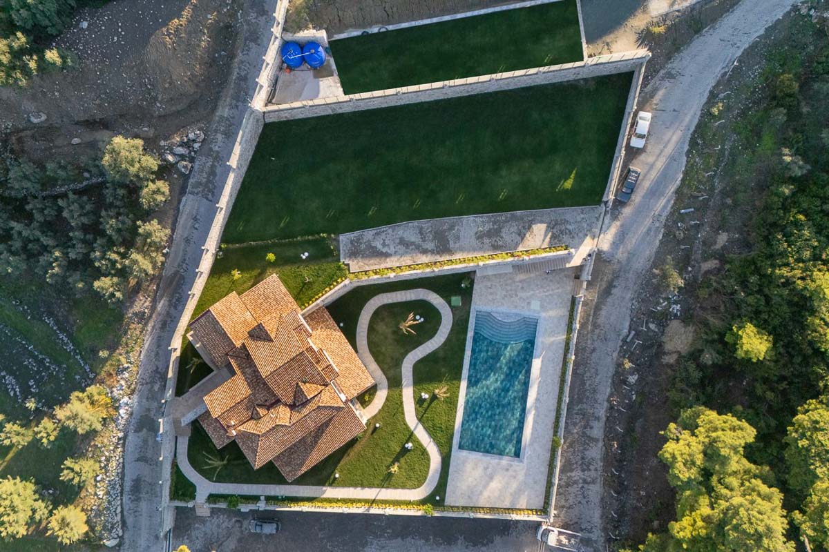 5.800 m2 içinde Satılık Çiftlik Evi