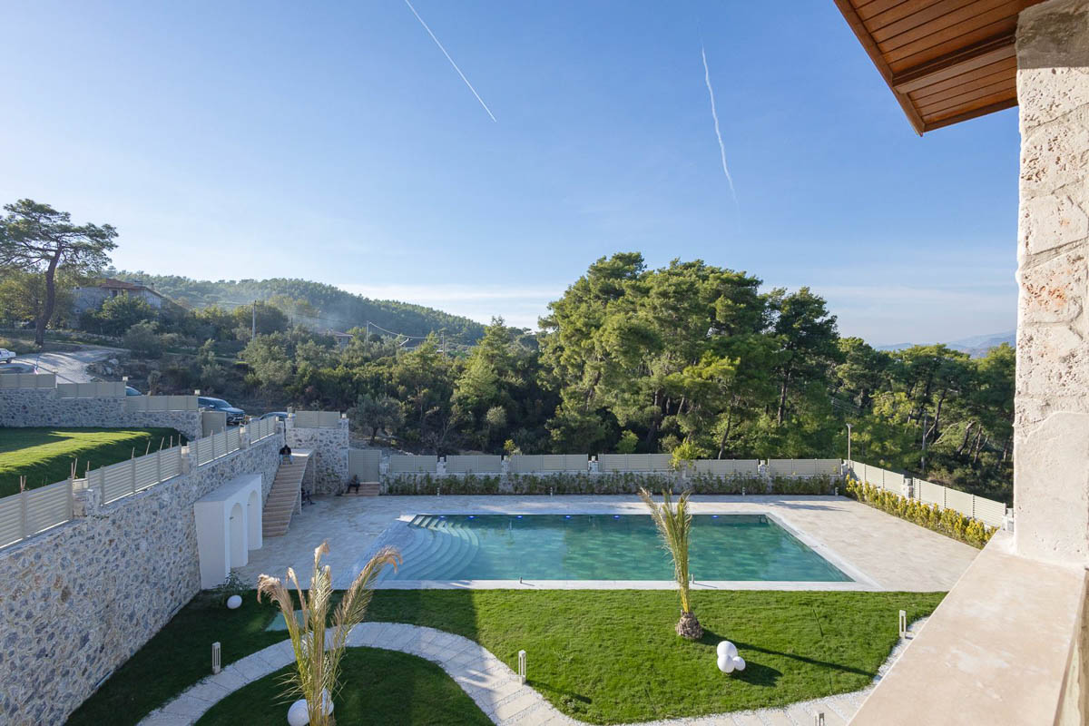5.800 m2 içinde Satılık Çiftlik Evi